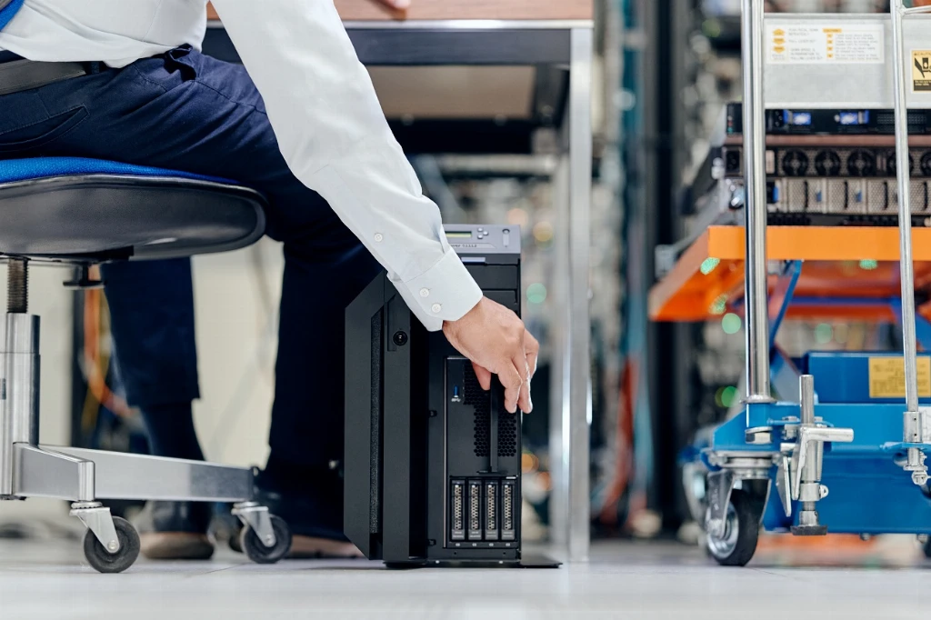 IBM випускає системи Power11 з AI-агентами та новий компактний сервер S1112
